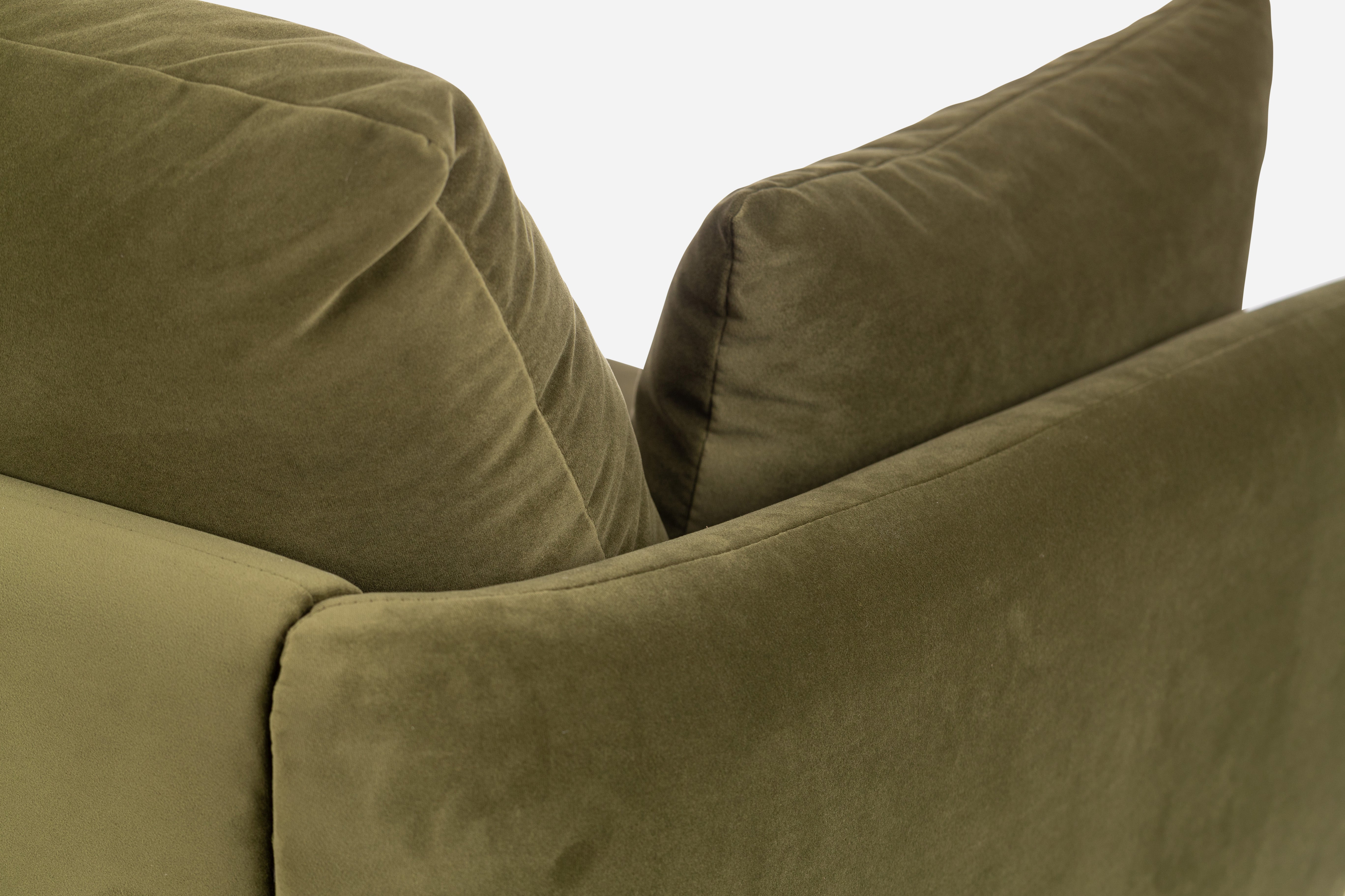 olive velvet right facing |